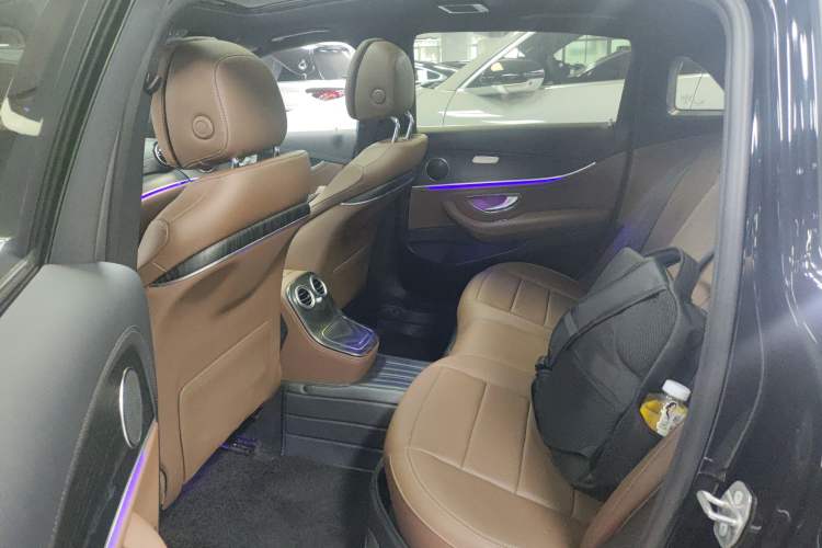 Used Mercedes-Benz E-Class New Energy 2021 E 350 e L Plug-in Hybrid Sports Sedan Left Rear Seat