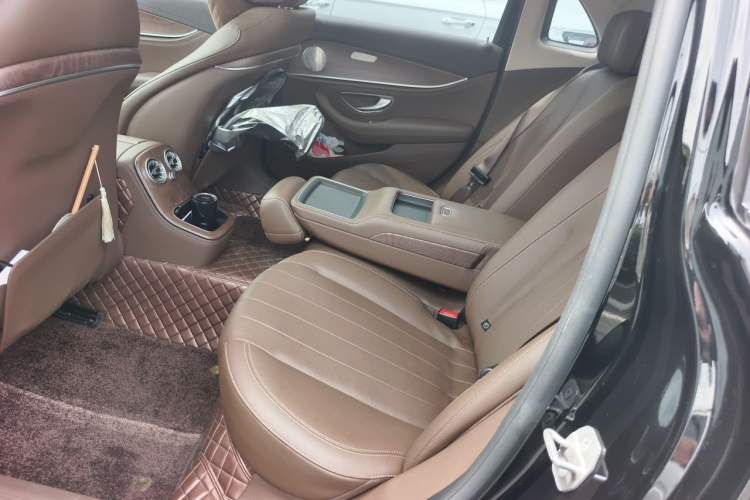 Used Mercedes-Benz E-Class New Energy 2021 E 350 e L Plug-in Hybrid Sedan Left Rear Seat