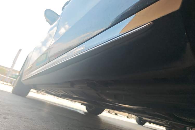 Used Mercedes-Benz E-Class New Energy 2021 E 350 e L Plug-in Hybrid Sports Sedan Left Side Sill