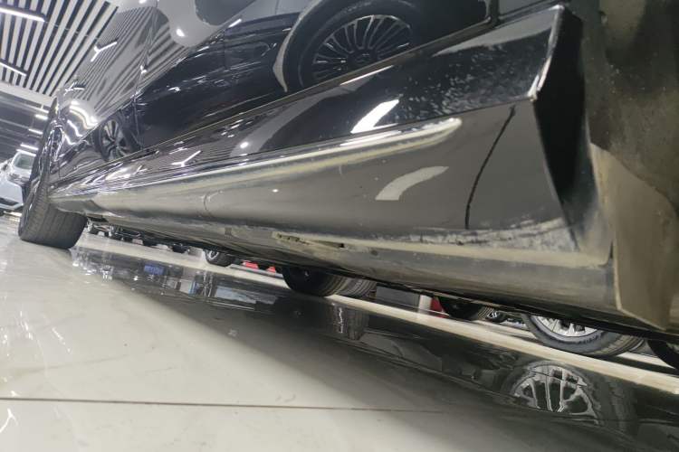 Used Mercedes-Benz E-Class New Energy 2021 E 350 e L Plug-in Hybrid Sports Sedan Left Side Sill