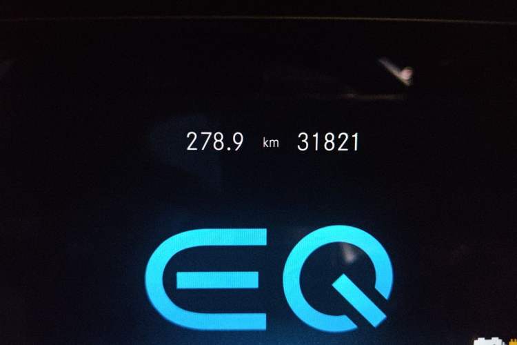 Used Mercedes-Benz E-Class New Energy 2021 E 350 e L Plug-in Hybrid Sports Sedan Odometer Close Up