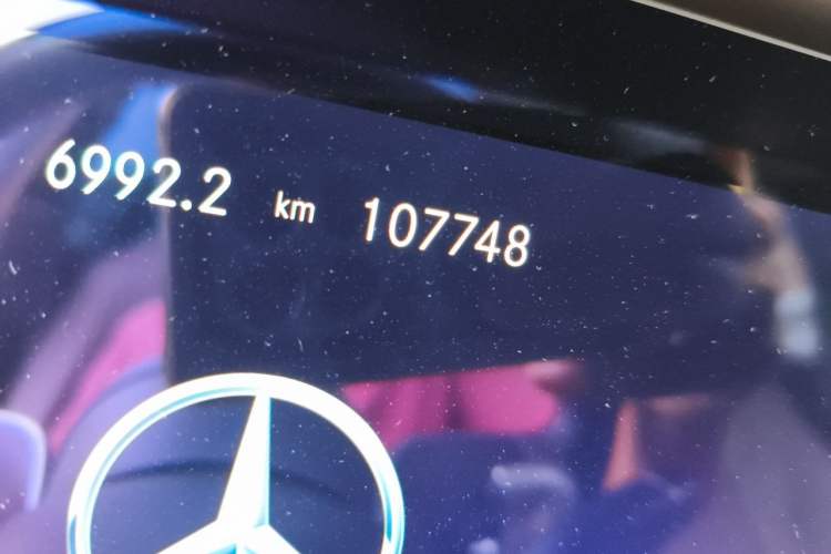 Used Mercedes-Benz E-Class New Energy 2021 E 350 e L Plug-in Hybrid Sedan Odometer Close Up