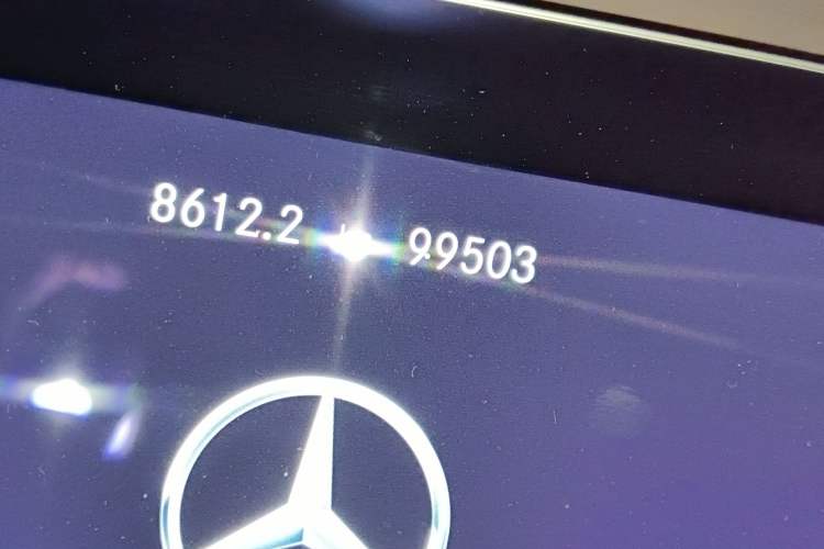 Used Mercedes-Benz E-Class New Energy 2021 E 350 e L Plug-in Hybrid Sedan Odometer Close Up