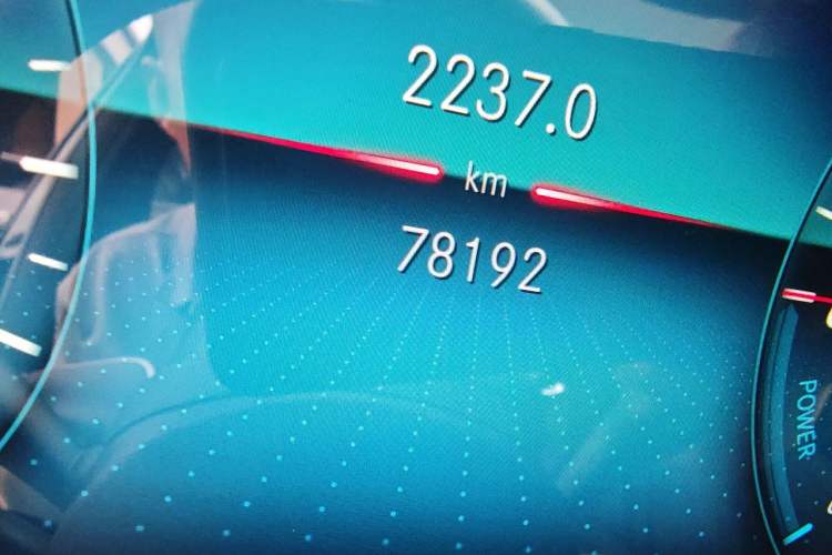Used Mercedes-Benz E-Class New Energy 2021 E 350 e L Plug-in Hybrid Sedan Odometer Close Up