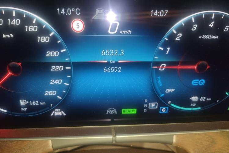 Used Mercedes-Benz E-Class New Energy 2021 E 350 e L Plug-in Hybrid Sedan Odometer Close Up