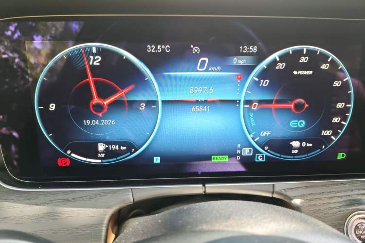 Used Mercedes-Benz E-Class New Energy 2021 E 350 e L Plug-in Hybrid Sports Sedan Odometer Close Up