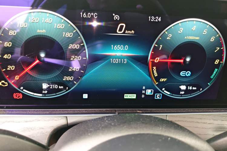 Used Mercedes-Benz E-Class New Energy 2021 E 350 e L Plug-in Hybrid Sports Sedan Odometer Close Up
