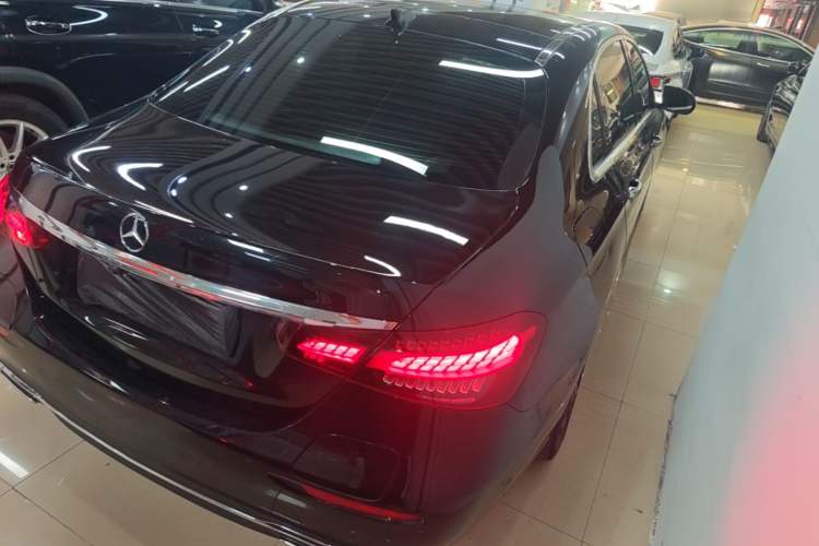 Used Mercedes-Benz E-Class New Energy 2021 E 350 e L Plug-in Hybrid Sedan Rear Right 45 Deg