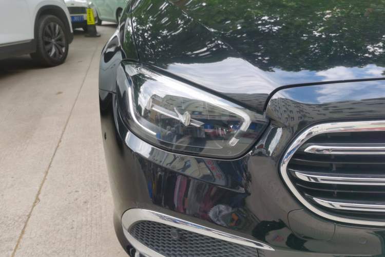 Used Mercedes-Benz E-Class New Energy 2021 E 350 e L Plug-in Hybrid Sedan Right Front Headlight