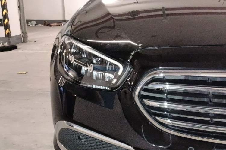 Used Mercedes-Benz E-Class New Energy 2021 E 350 e L Plug-in Hybrid Sedan Right Front Headlight