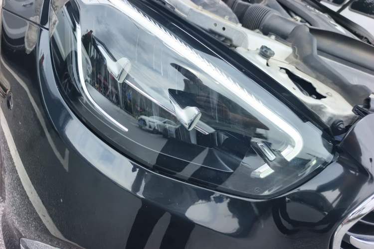 Used Mercedes-Benz E-Class New Energy 2021 E 350 e L Plug-in Hybrid Sedan Right Front Headlight