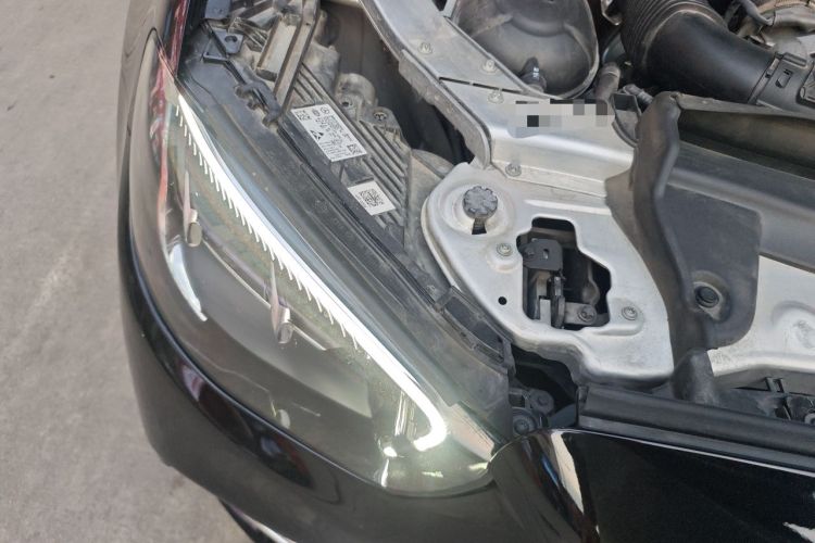 Used Mercedes-Benz E-Class New Energy 2021 E 350 e L Plug-in Hybrid Sports Sedan Right Front Headlight