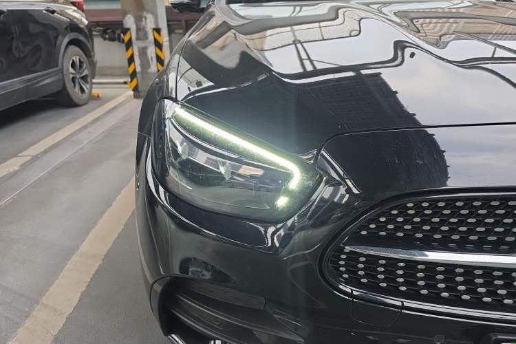 Used Mercedes-Benz E-Class New Energy 2021 E 350 e L Plug-in Hybrid Sedan Right Front Headlight