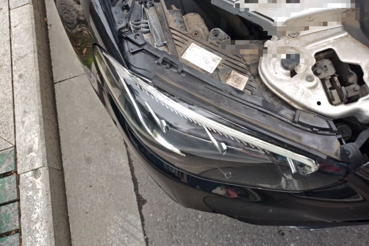 Used Mercedes-Benz E-Class New Energy 2021 E 350 e L Plug-in Hybrid Sports Sedan Right Front Headlight