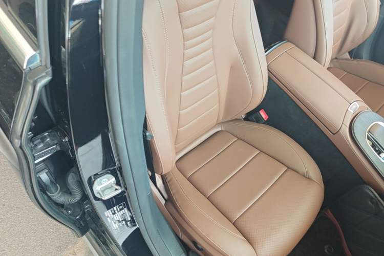 Used Mercedes-Benz E-Class New Energy 2021 E 350 e L Plug-in Hybrid Sports Sedan Right Front Seat