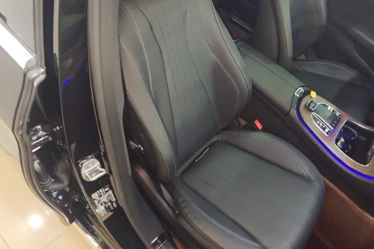 Used Mercedes-Benz E-Class New Energy 2021 E 350 e L Plug-in Hybrid Sedan Right Front Seat