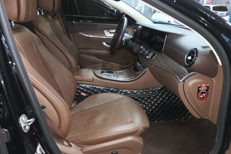 Used Mercedes-Benz E-Class New Energy 2021 E 350 e L Plug-in Hybrid Sedan Right Front Seat