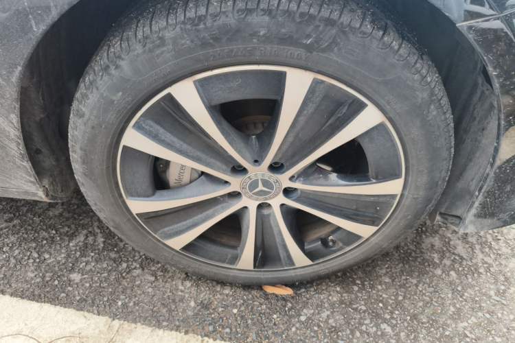 Used Mercedes-Benz E-Class New Energy 2021 E 350 e L Plug-in Hybrid Sedan Right Front Wheel Hub