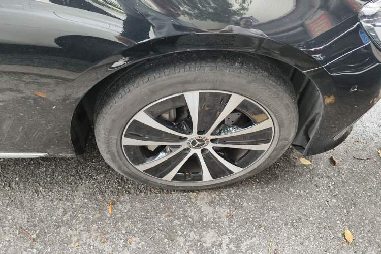 Used Mercedes-Benz E-Class New Energy 2021 E 350 e L Plug-in Hybrid Sedan Right Front Wheel Hub