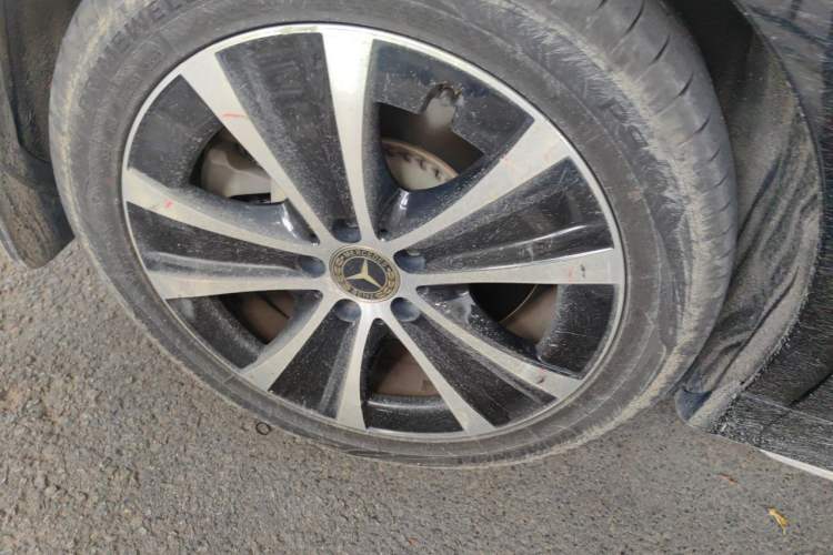Used Mercedes-Benz E-Class New Energy 2021 E 350 e L Plug-in Hybrid Sports Sedan Right Front Wheel Hub