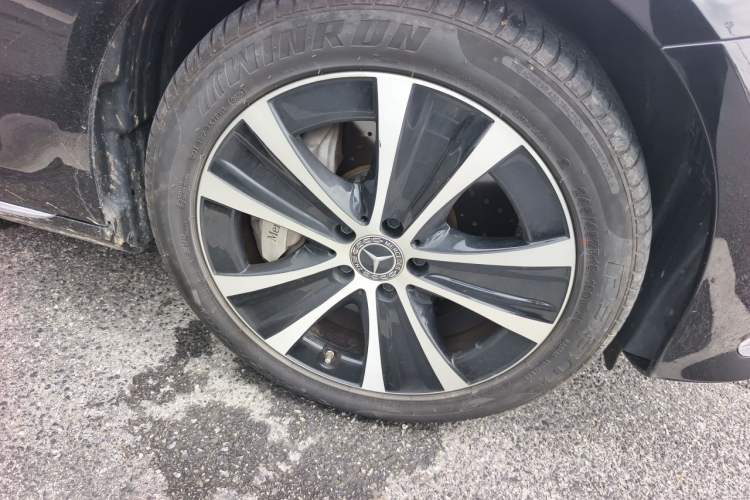 Used Mercedes-Benz E-Class New Energy 2021 E 350 e L Plug-in Hybrid Sedan Right Front Wheel Hub