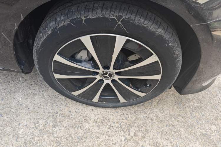 Used Mercedes-Benz E-Class New Energy 2021 E 350 e L Plug-in Hybrid Sedan Right Front Wheel Hub