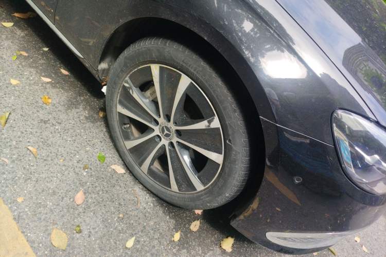 Used Mercedes-Benz E-Class New Energy 2021 E 350 e L Plug-in Hybrid Sedan Right Front Wheel Hub