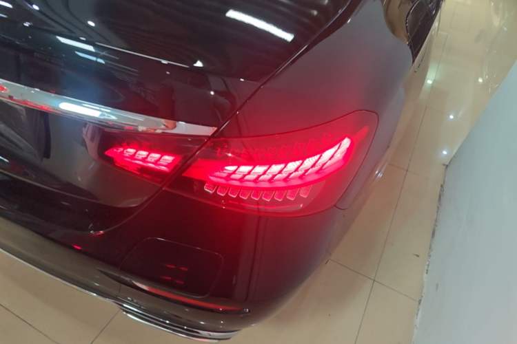 Used Mercedes-Benz E-Class New Energy 2021 E 350 e L Plug-in Hybrid Sedan Right Rear Taillight