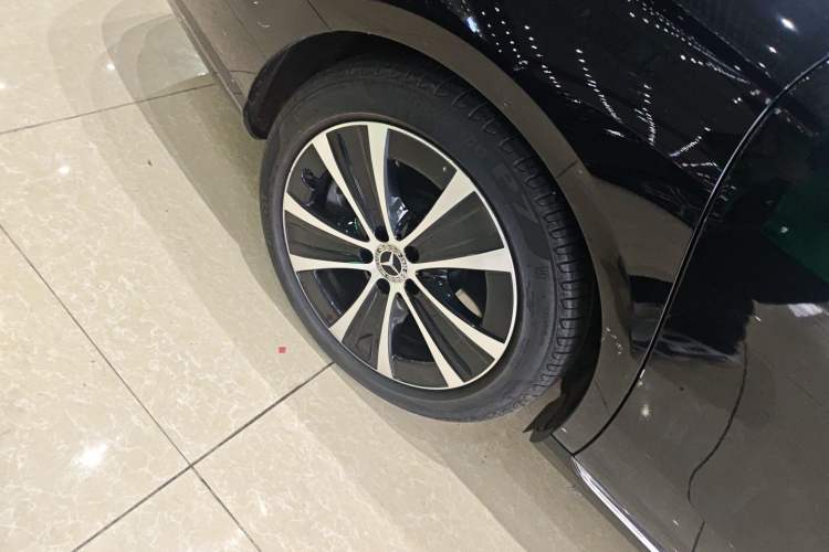 Used Mercedes-Benz E-Class New Energy 2021 E 350 e L Plug-in Hybrid Sedan Right Rear Wheel Hub