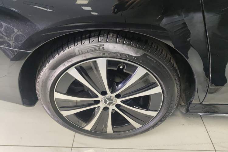 Used Mercedes-Benz E-Class New Energy 2021 E 350 e L Plug-in Hybrid Sports Sedan Right Rear Wheel Hub