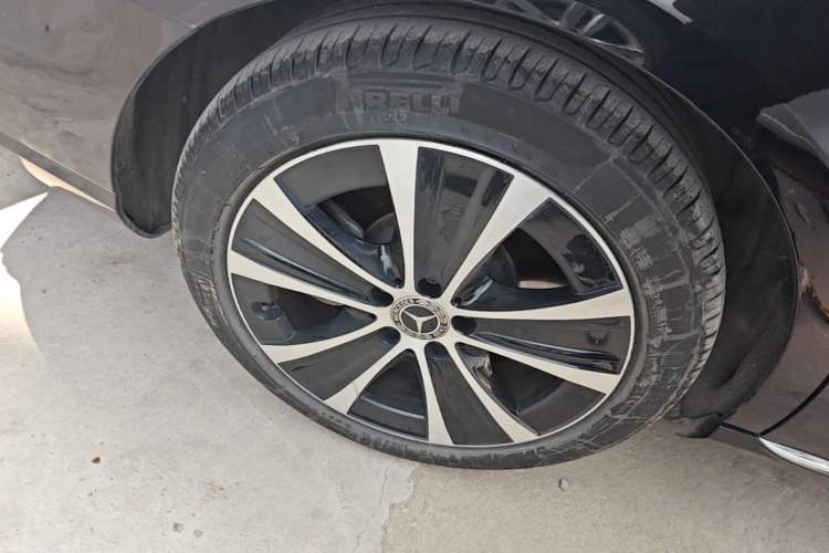 Used Mercedes-Benz E-Class New Energy 2021 E 350 e L Plug-in Hybrid Sedan Right Rear Wheel Hub