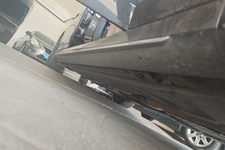Used Mercedes-Benz E-Class New Energy 2021 E 350 e L Plug-in Hybrid Sports Sedan Right Side Sill