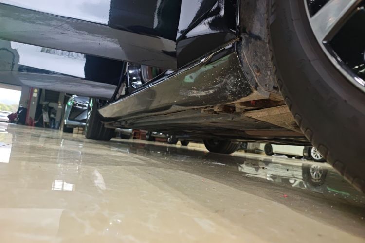 Used Mercedes-Benz E-Class New Energy 2021 E 350 e L Plug-in Hybrid Sedan Right Side Sill