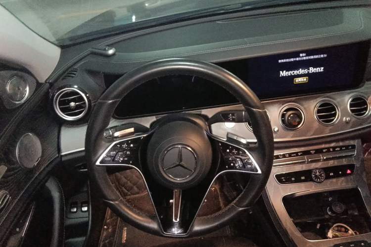 Used Mercedes-Benz E-Class New Energy 2021 E 350 e L Plug-in Hybrid Sedan Steering Wheel