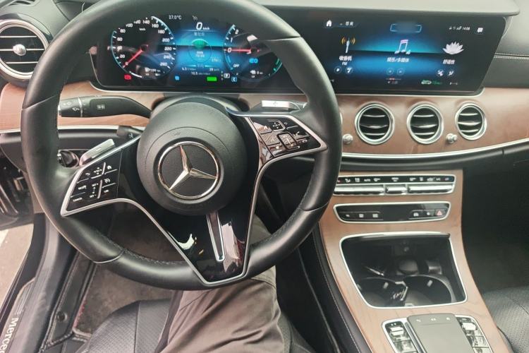 Used Mercedes-Benz E-Class New Energy 2021 E 350 e L Plug-in Hybrid Sedan Steering Wheel