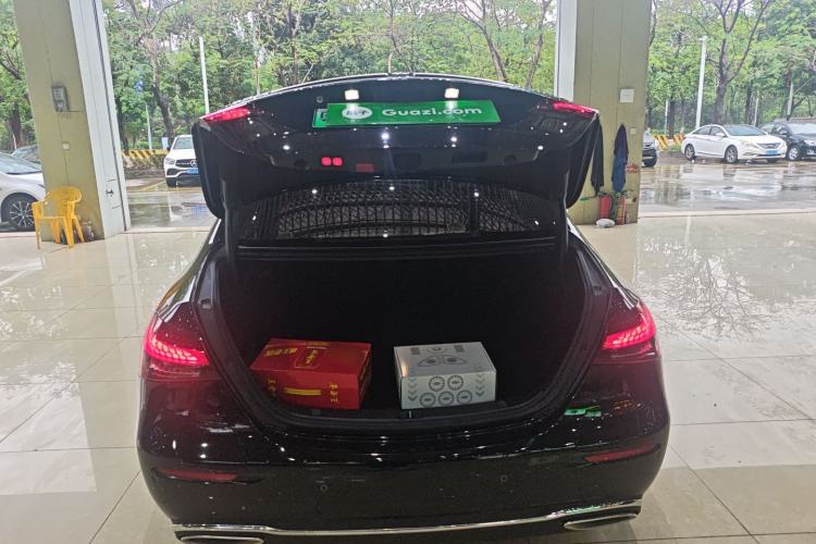 Used Mercedes-Benz E-Class New Energy 2021 E 350 e L Plug-in Hybrid Sedan Trunk