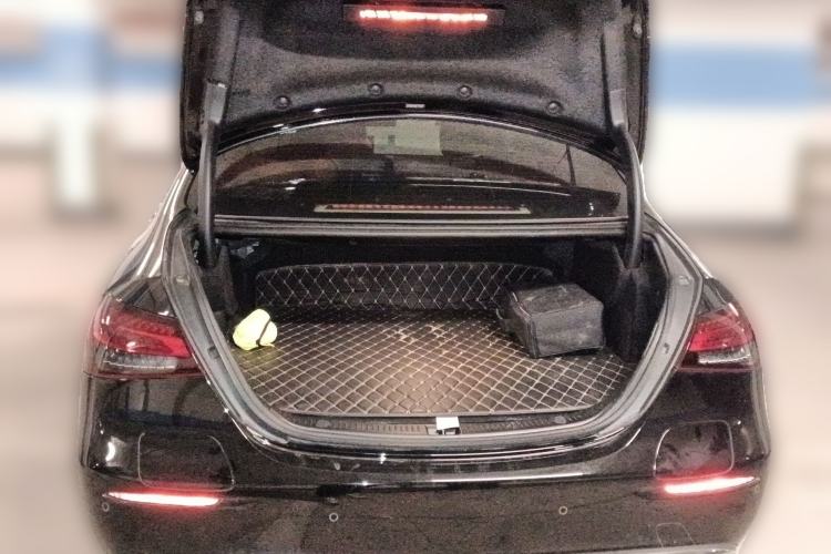 Used Mercedes-Benz E-Class New Energy 2021 E 350 e L Plug-in Hybrid Sedan Trunk