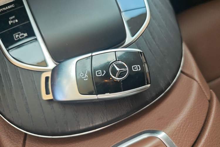 Used Mercedes-Benz E-Class New Energy 2021 E 350 e L Plug-in Hybrid Sports Sedan Vehicle Key