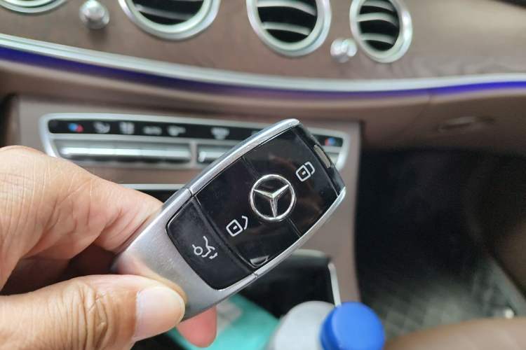 Used Mercedes-Benz E-Class New Energy 2021 E 350 e L Plug-in Hybrid Sedan Vehicle Key