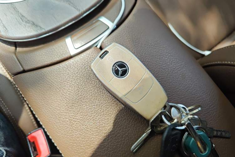 Used Mercedes-Benz E-Class New Energy 2021 E 350 e L Plug-in Hybrid Sedan Vehicle Key