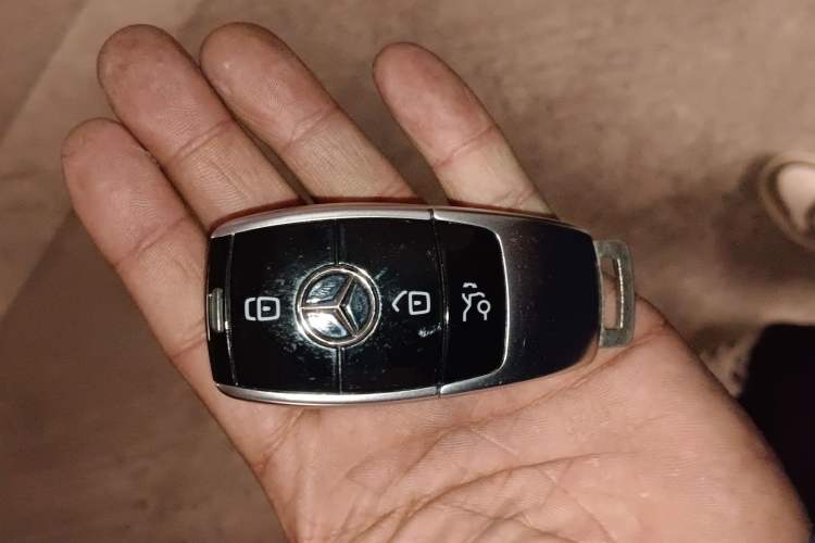 Used Mercedes-Benz E-Class New Energy 2021 E 350 e L Plug-in Hybrid Sedan Vehicle Key