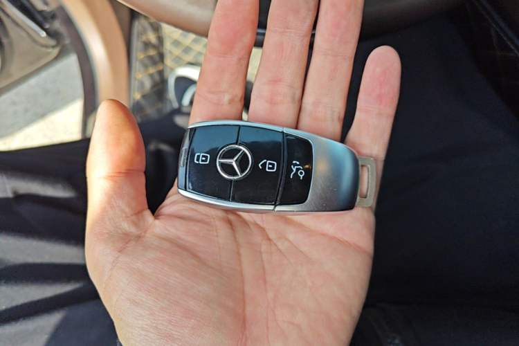 Used Mercedes-Benz E-Class New Energy 2021 E 350 e L Plug-in Hybrid Sedan Vehicle Key