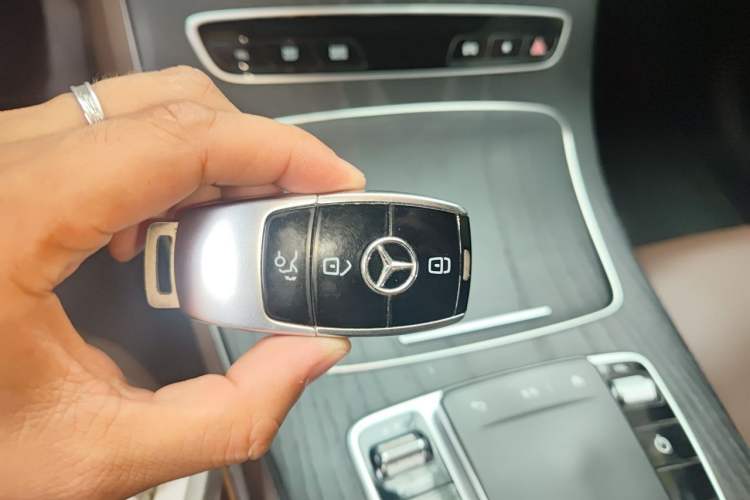 Used Mercedes-Benz E-Class New Energy 2021 E 350 e L Plug-in Hybrid Sports Sedan Vehicle Key