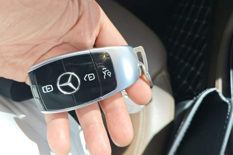 Used Mercedes-Benz E-Class New Energy 2021 E 350 e L Plug-in Hybrid Sports Sedan Vehicle Key