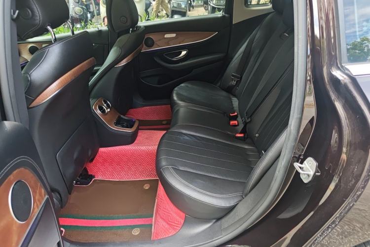 Used Mercedes-Benz E-Class New Energy 2021 E 350 e L Plug-in Hybrid Sedan Left Rear Seat