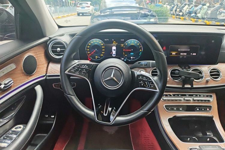 Used Mercedes-Benz E-Class New Energy 2021 E 350 e L Plug-in Hybrid Sedan Steering Wheel