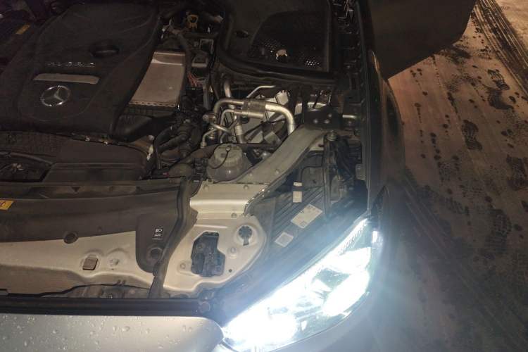 Used Mercedes-Benz E-Class New Energy 2021 E 350 e L Plug-in Hybrid Sports Sedan Engine Bay Left