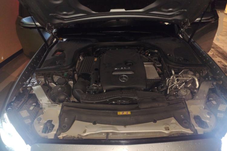 Used Mercedes-Benz E-Class New Energy 2021 E 350 e L Plug-in Hybrid Sports Sedan Engine Bay