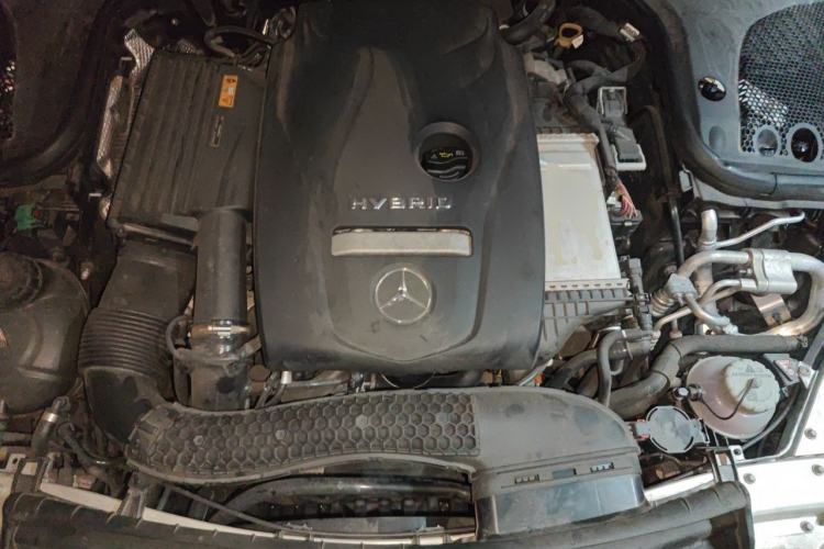 Used Mercedes-Benz E-Class New Energy 2021 E 350 e L Plug-in Hybrid Sports Sedan Engine Bay