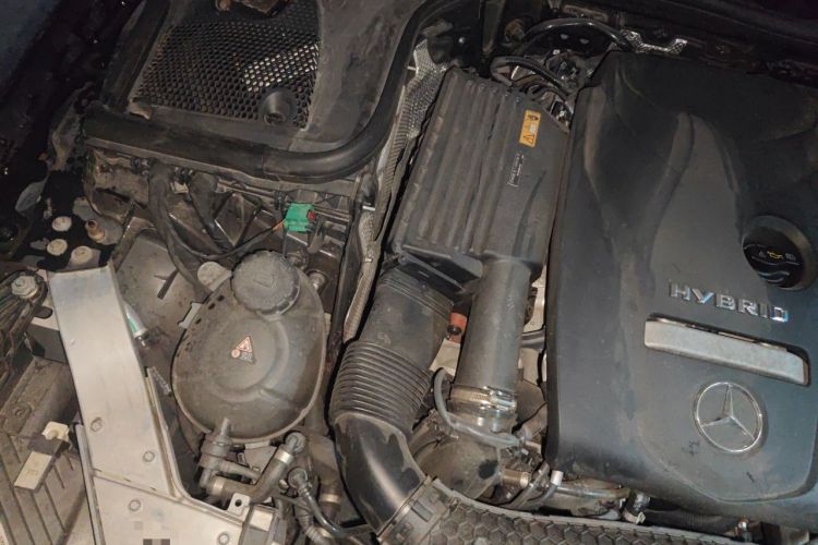Used Mercedes-Benz E-Class New Energy 2021 E 350 e L Plug-in Hybrid Sports Sedan Engine Bay Right